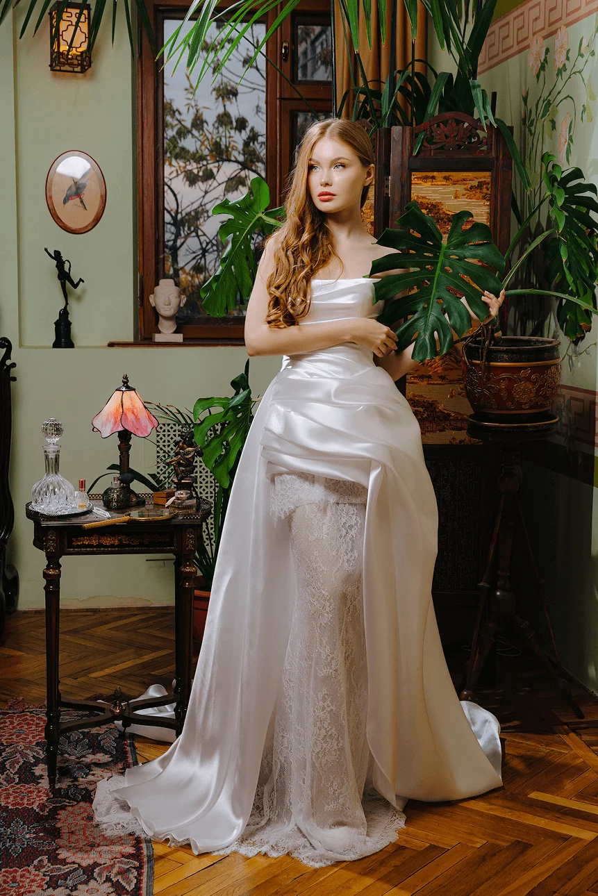 LARA BRIDAL