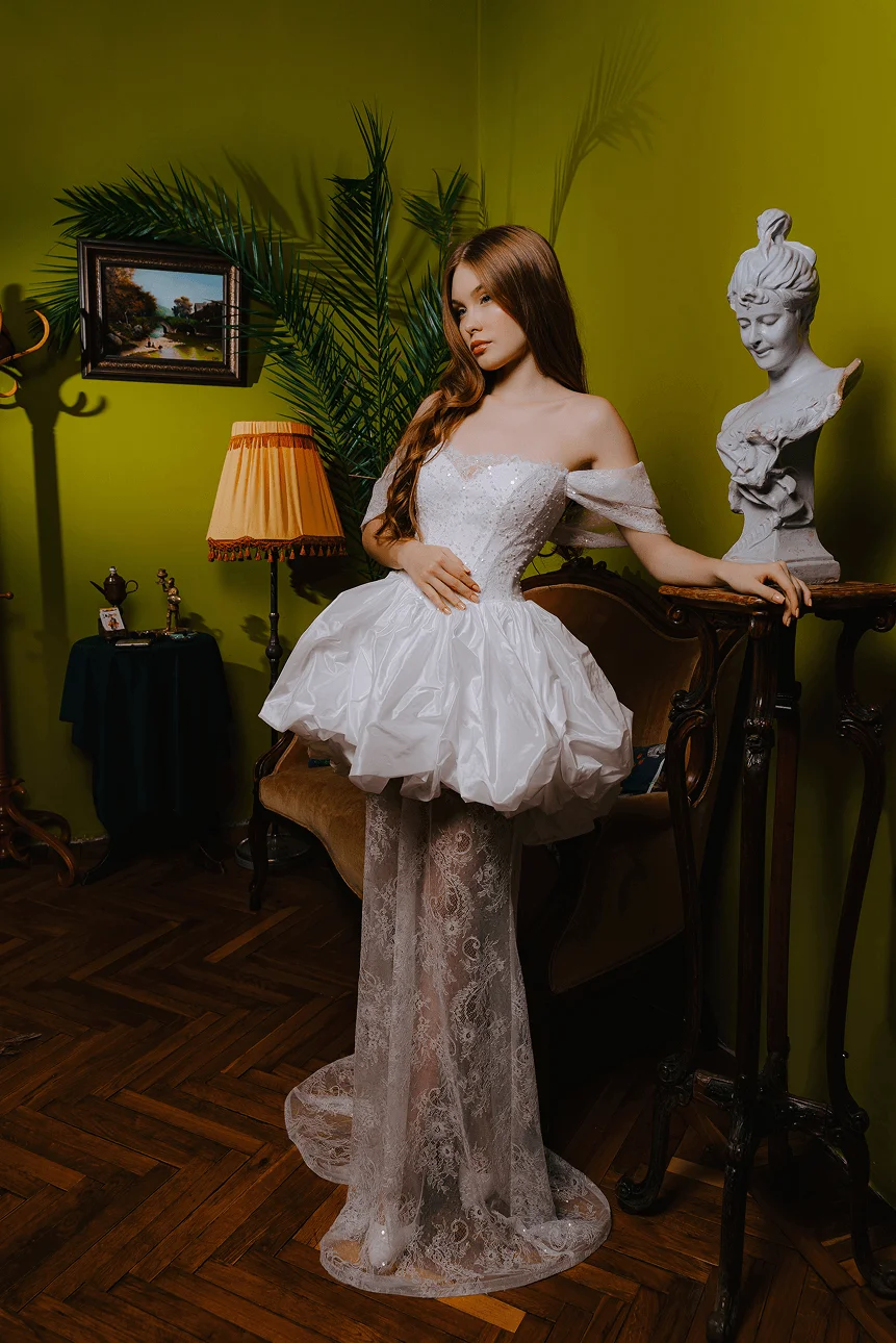 LARA BRIDAL